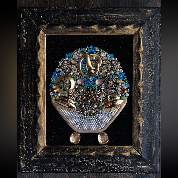 grandmajosworkshop Other - Framed Jewelry Art Floral Basket
